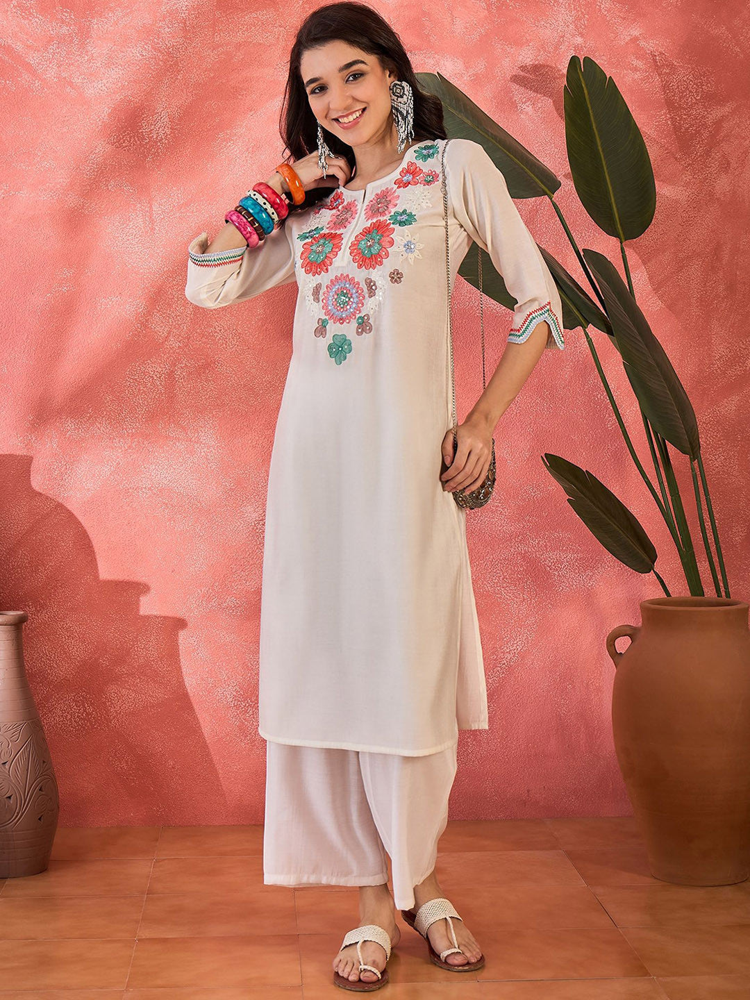 Women Floral Embroidered Straight Kurta With Trouser Kurta Set