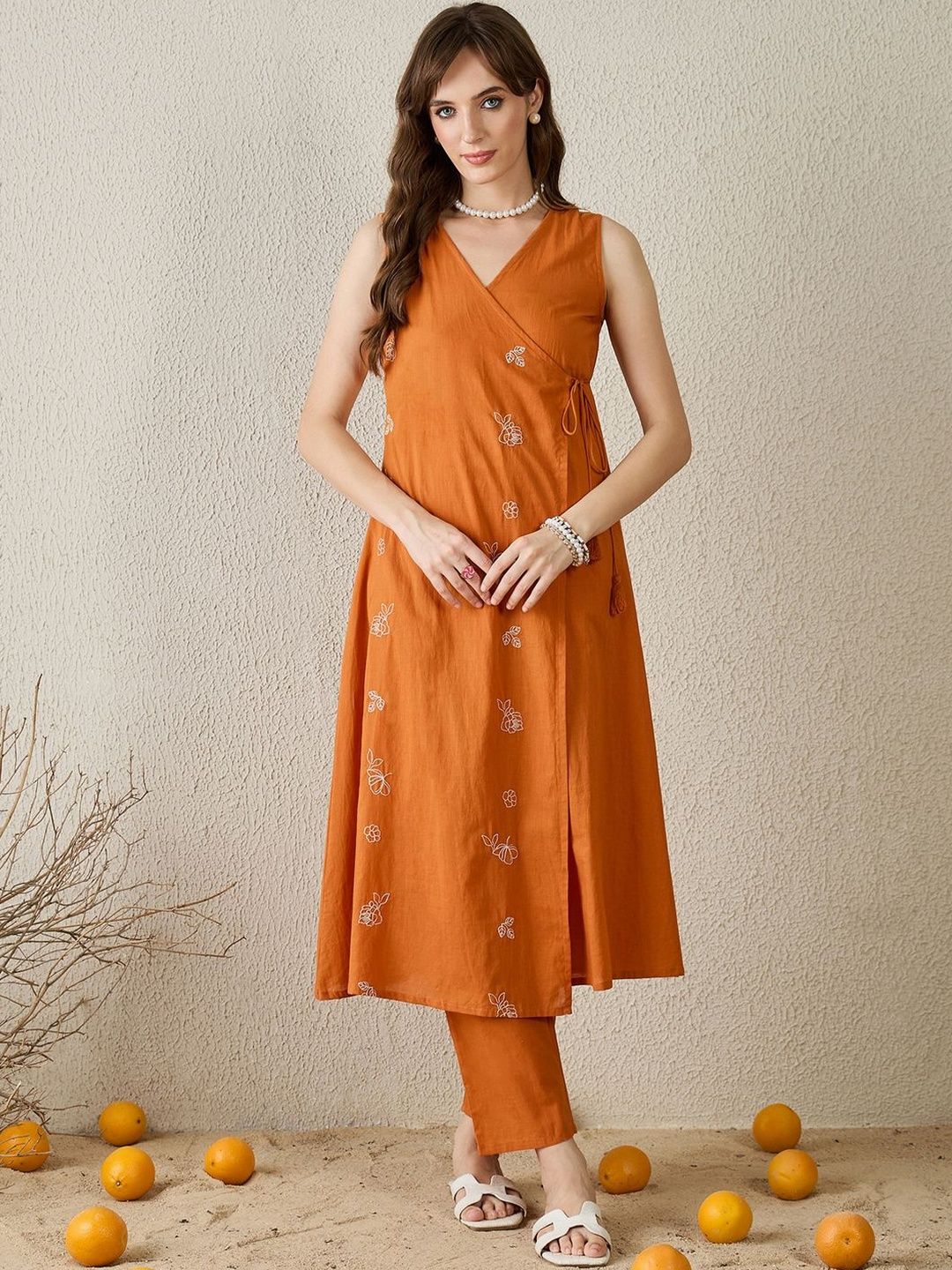 Dhiyona IE Women Floral Embroidered Pure Cotton Kurta with Trousers