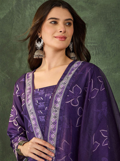 Dhiyona KL Women Self Design Square Neck A-Line Kurta Set