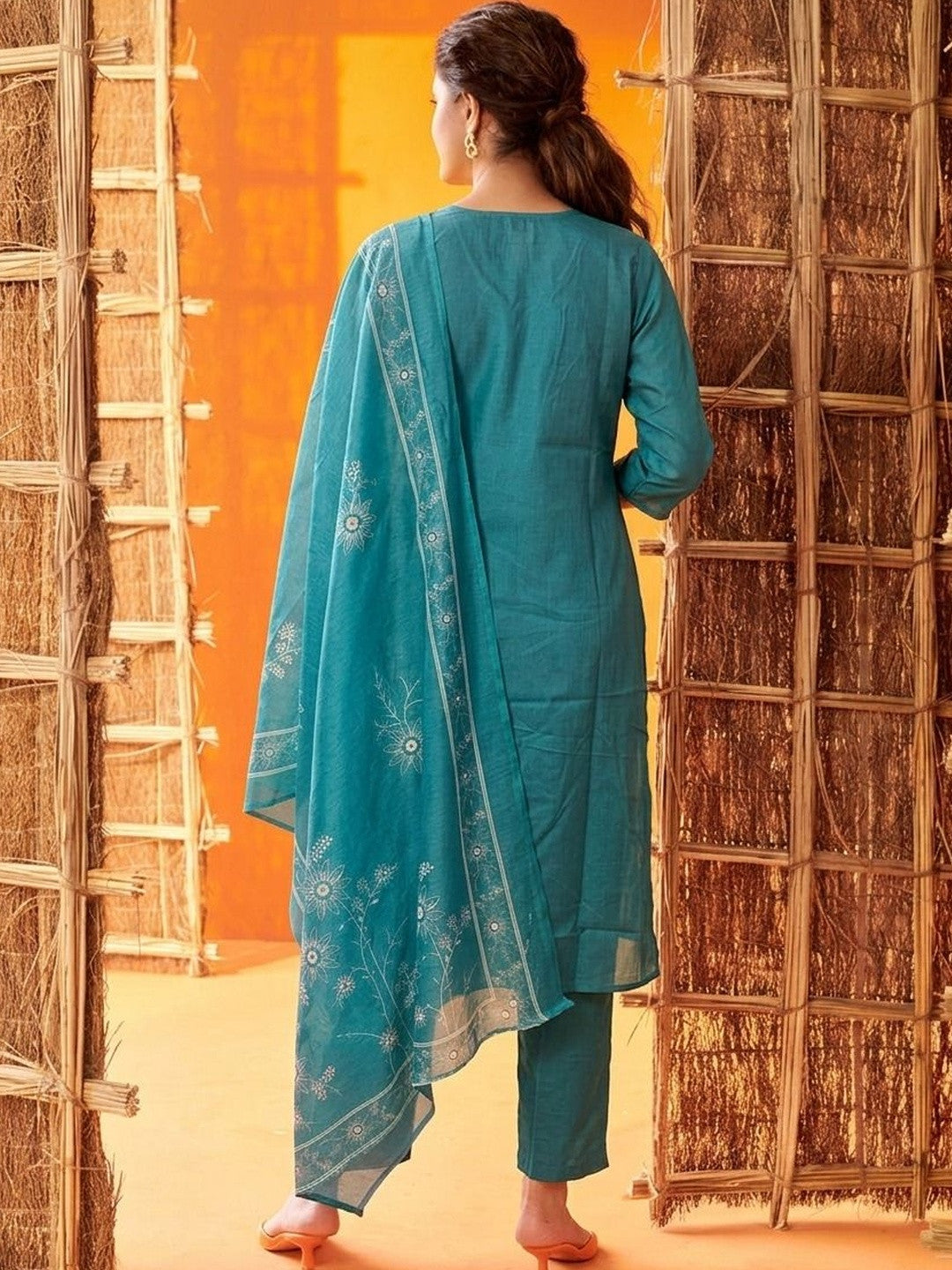 Women Floral Embroidered Regular Thread Work Pure Cotton Kurta with Trousers & With Dupatta
