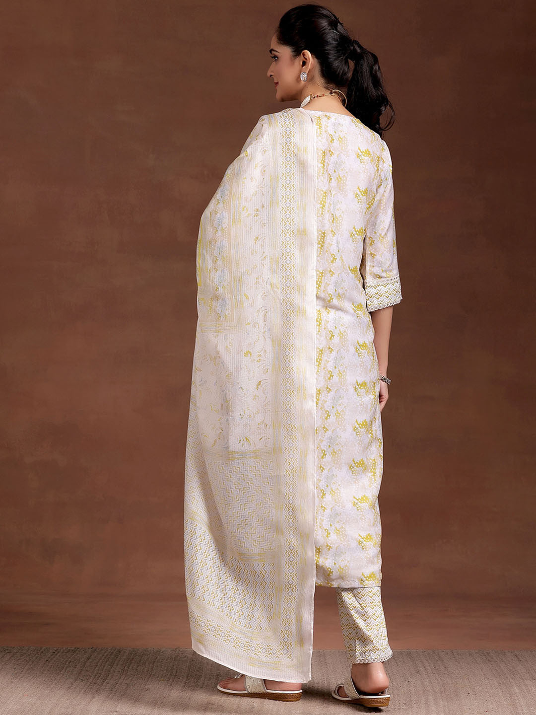 Women Ethnic Motifs Printed Regular Kurta with Trousers & With Dupatta