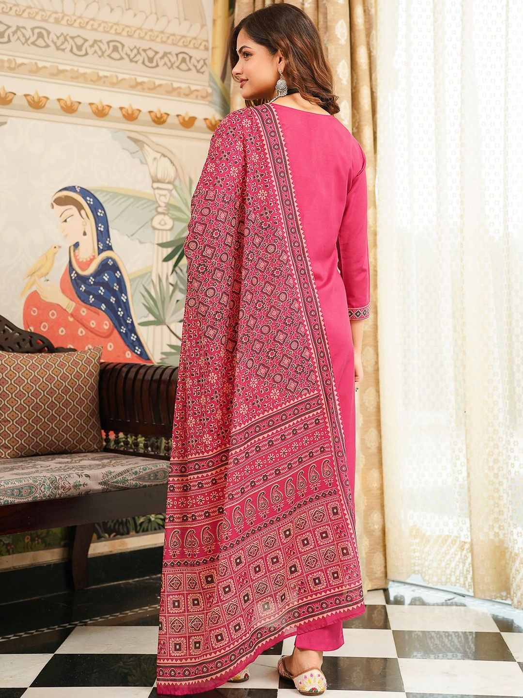 Dhiyona KL Ethnic Motifs Printed Straight Kurta With Trouser & Dupatta