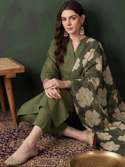 Women Regular Kurta with Trousers & With Dupatta