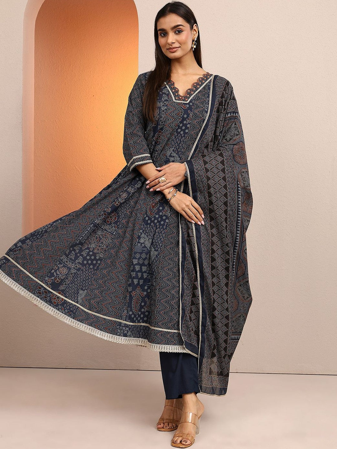 Women Printed Regular Kurta with Trousers & With Dupatta