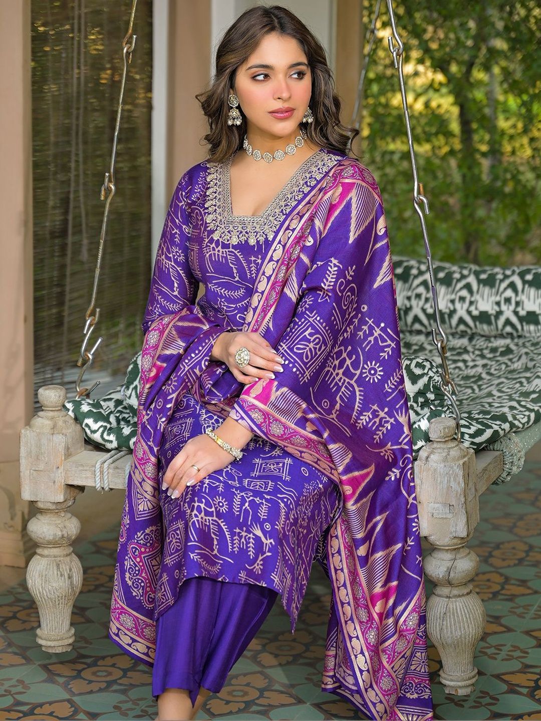 Dhiyona KL Women Ethnic Motifs Printed Regular Thread Work Kurta with Trousers & With Dupatta