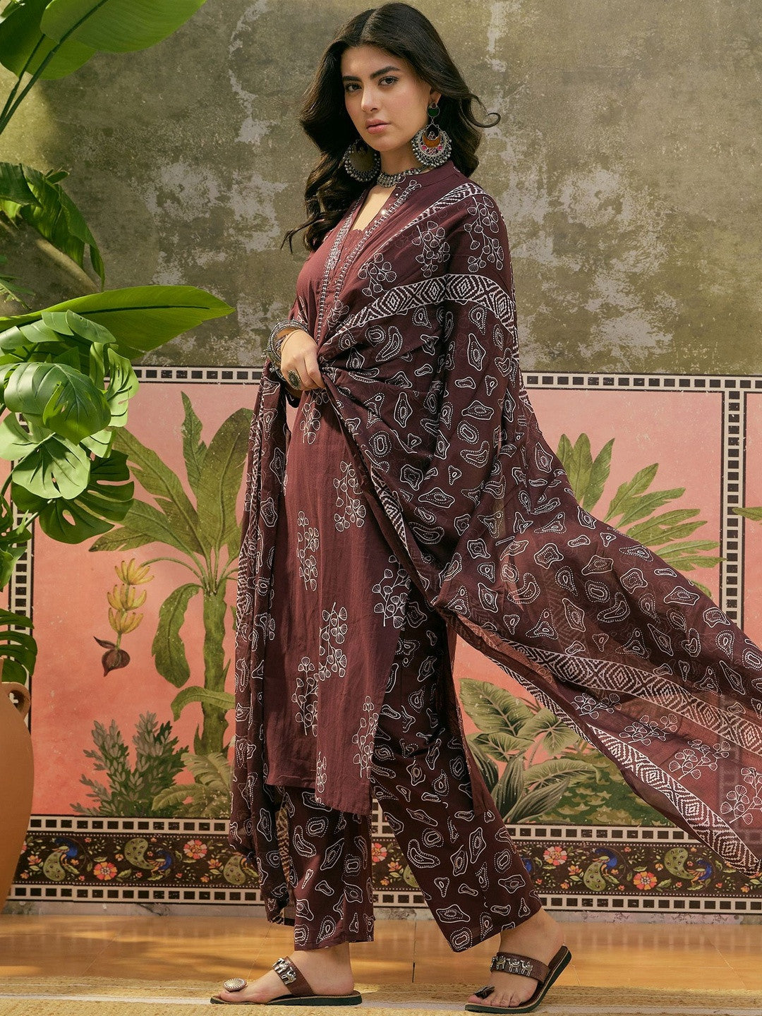 Floral Printed V-Neck Straight Kurta & Trousers With Dupatta