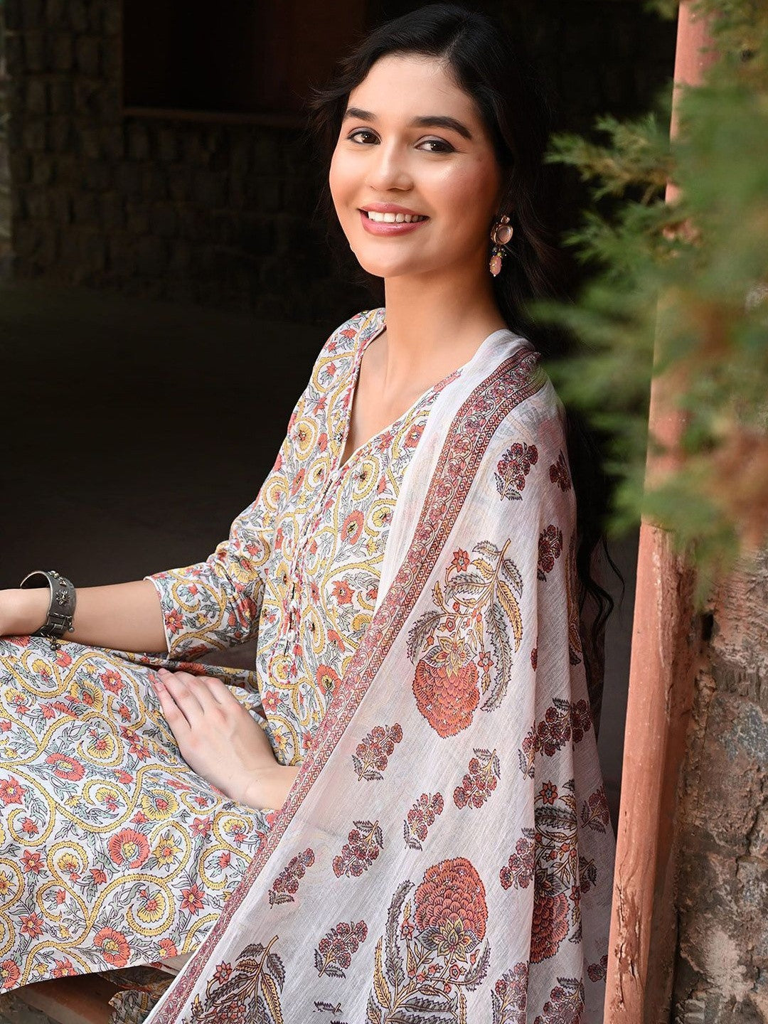 Women Floral Printed Regular Pure Cotton Kurta with Trousers & With Dupatta
