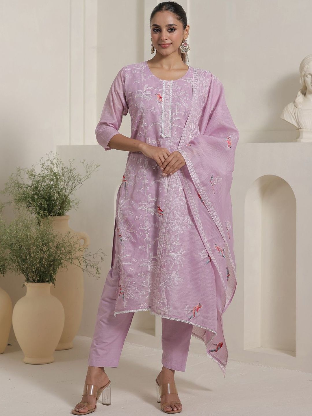 Dhiyona IE Women Floral Embroidered Round Neck Thread Work Kurta with Trousers & Dupatta