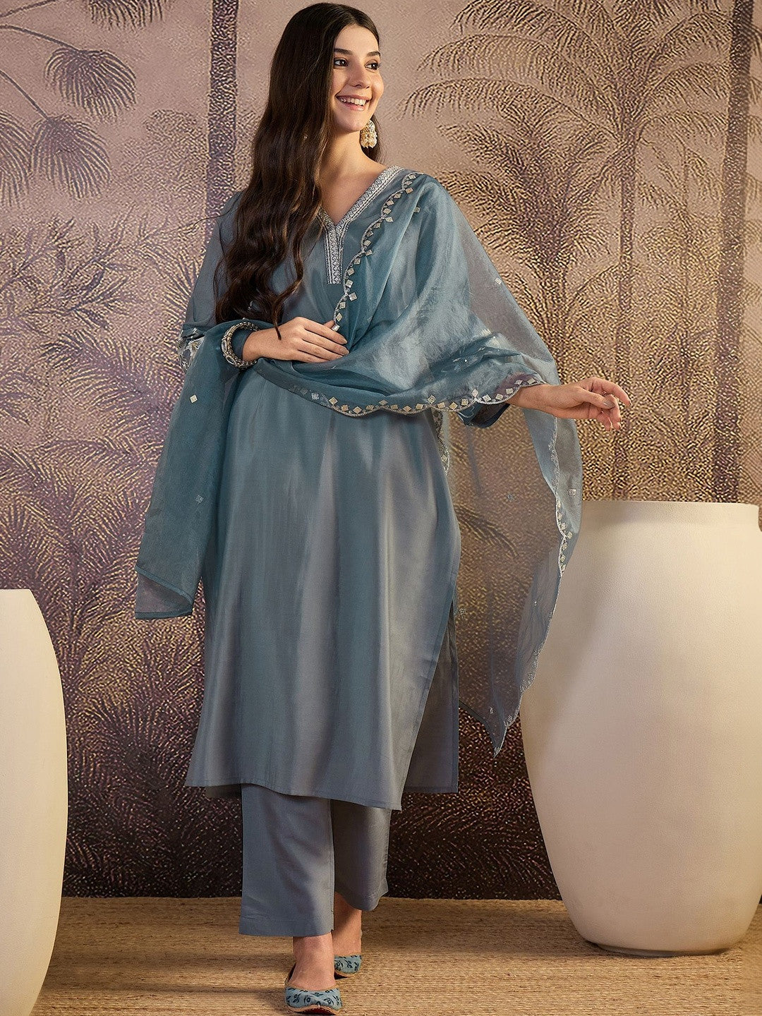 Dhiyona SN Embroidered V-Neck Kurta & Trousers Kurta Sets