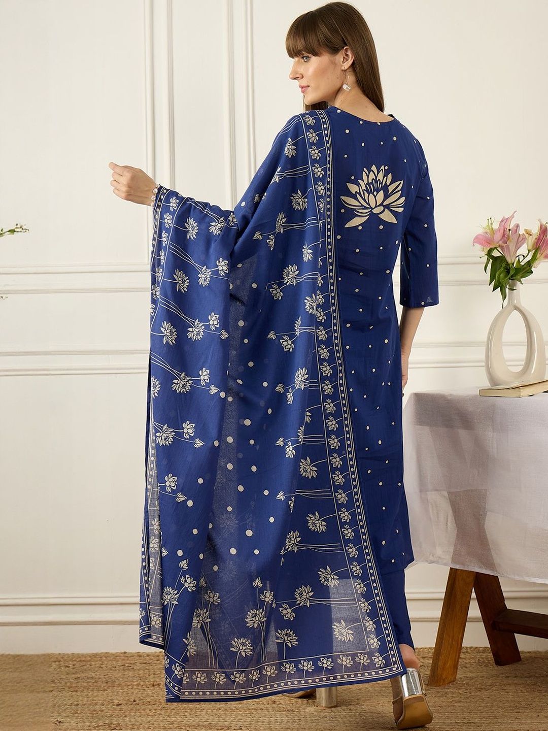 Women Floral Printed Regular Pure Cotton Kurta with Trousers & With Dupatta