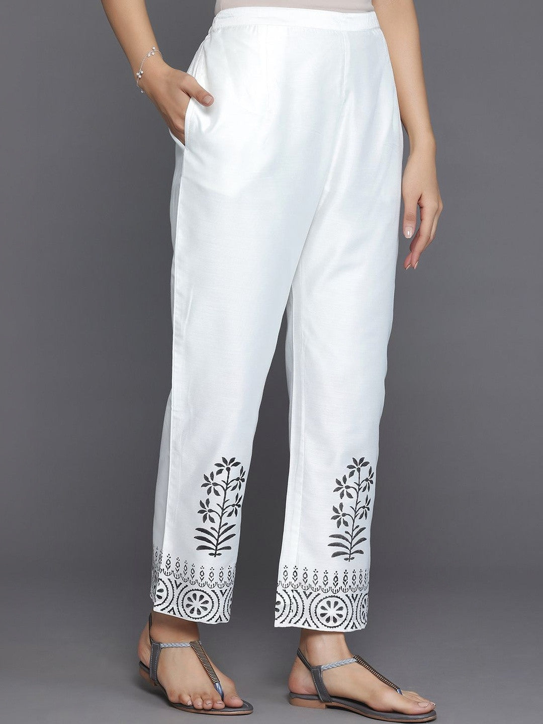 Women Floral Printed Regular Kurta with Trousers & With Dupatta