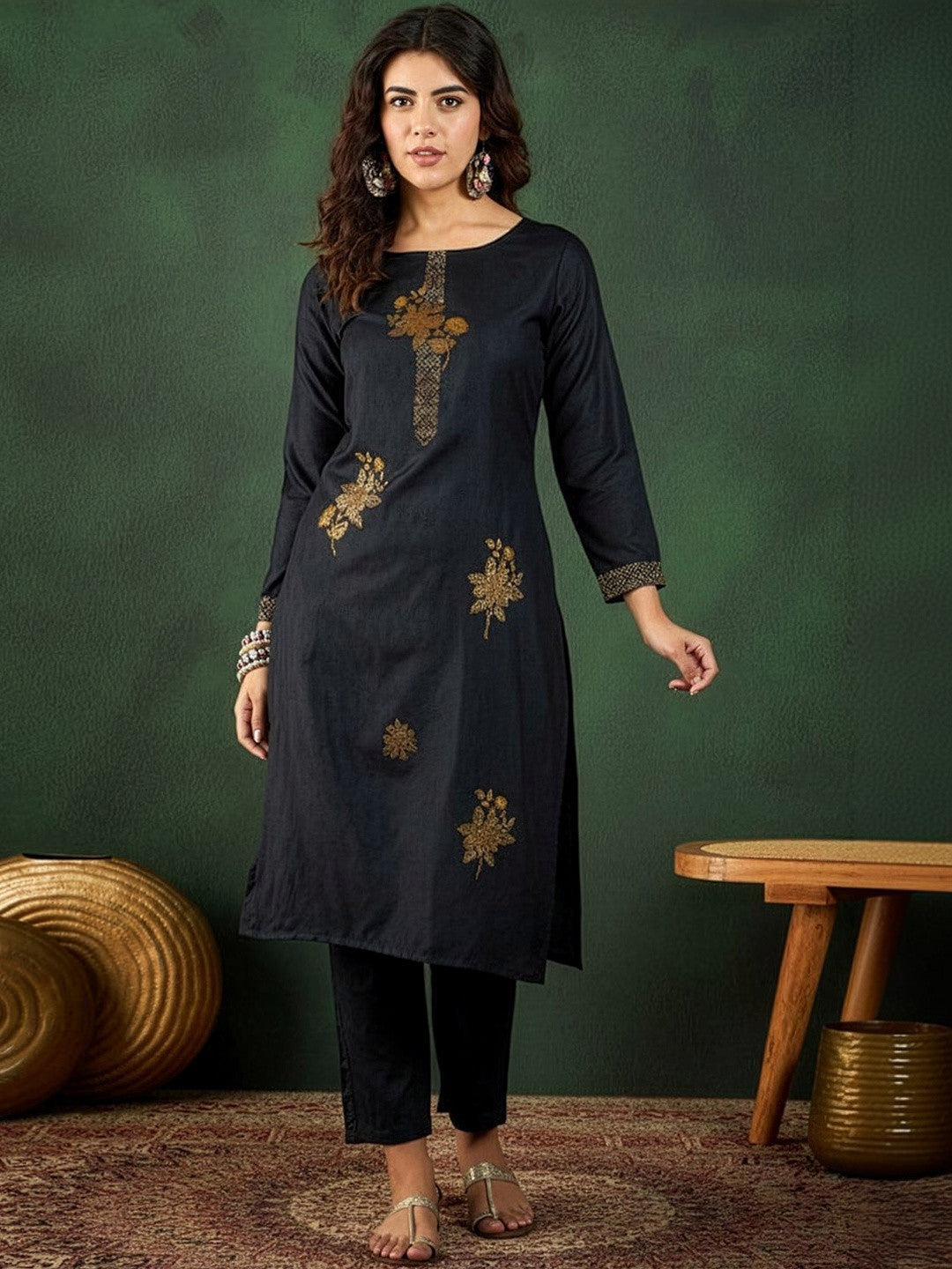 Printed Round Neck Kurta & Trousers Kurta Sets