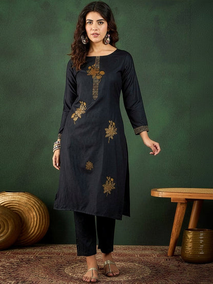 Printed Round Neck Kurta & Trousers Kurta Sets