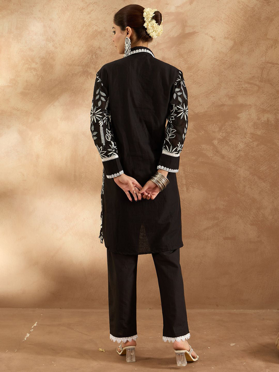 Women Floral Embroidered Regular Thread Work Pure Cotton Kurta with Trousers