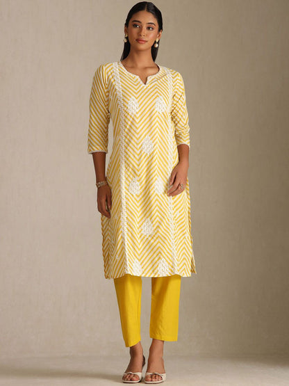 Dhiyona SO Women's Floral Printed Notch Neck Sequinned Pure Cotton Kurta With Trousers & Dupatta
