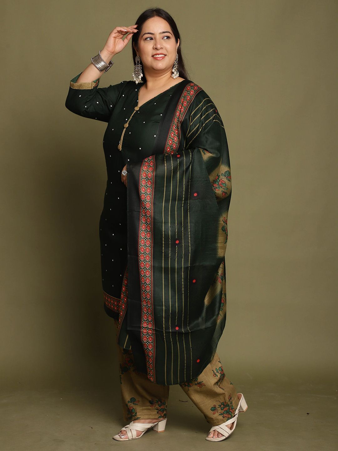 Dhiyona KL Floral Printed V-Neck Straight Kurta With Salwar & Dupatta