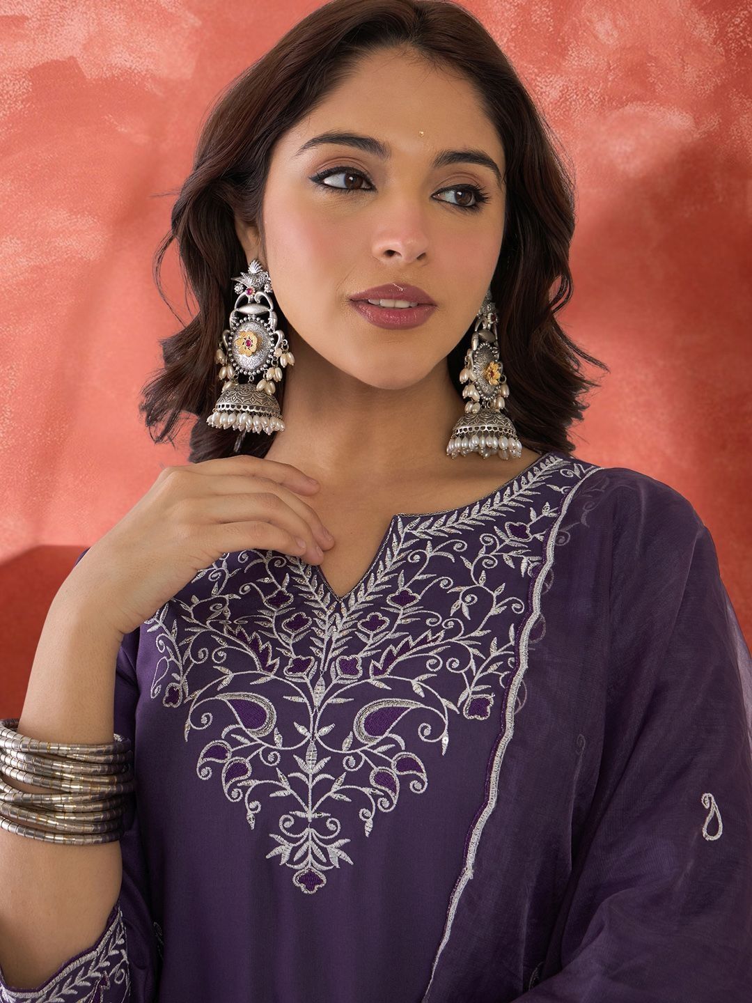 Dhiyona IE Women Ethnic Motifs Embroidered Regular Thread Work Kurta with Trousers & With Dupatta