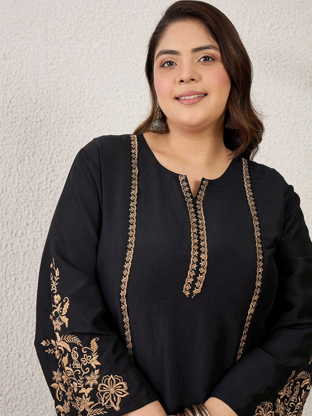 Plus Size Ethnic Motifs Embroidered Regular Thread Work Kurta with Trousers