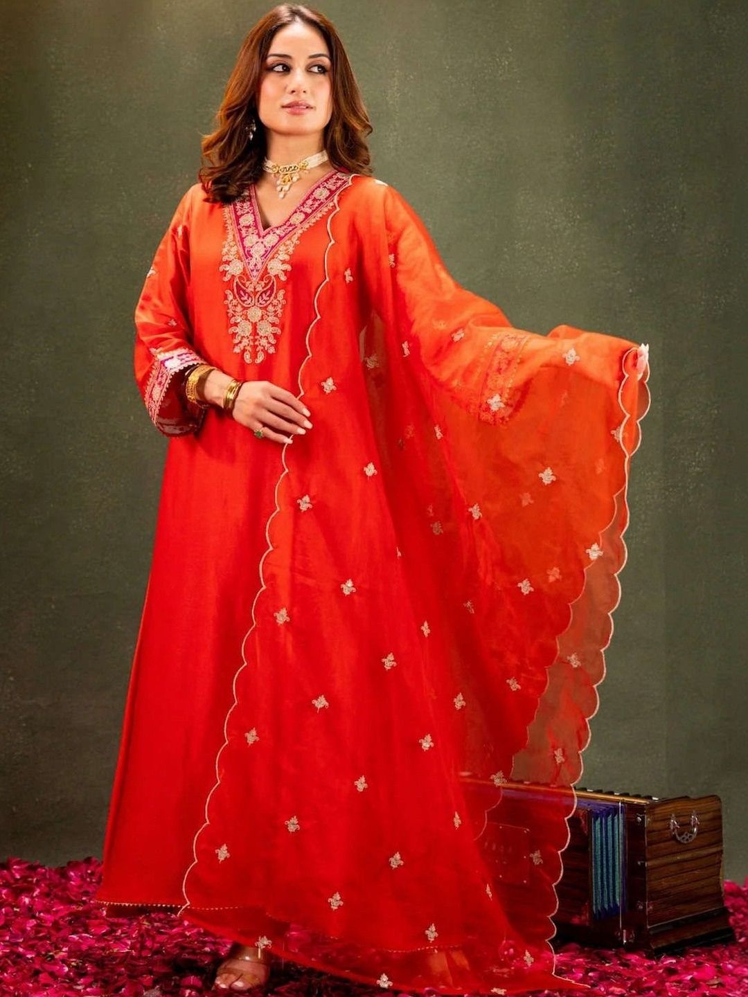 Dhiyona KL Women Ethnic Motifs Embroidered Regular Thread Work Chanderi Silk Kurta with Palazzos & With Dupatta