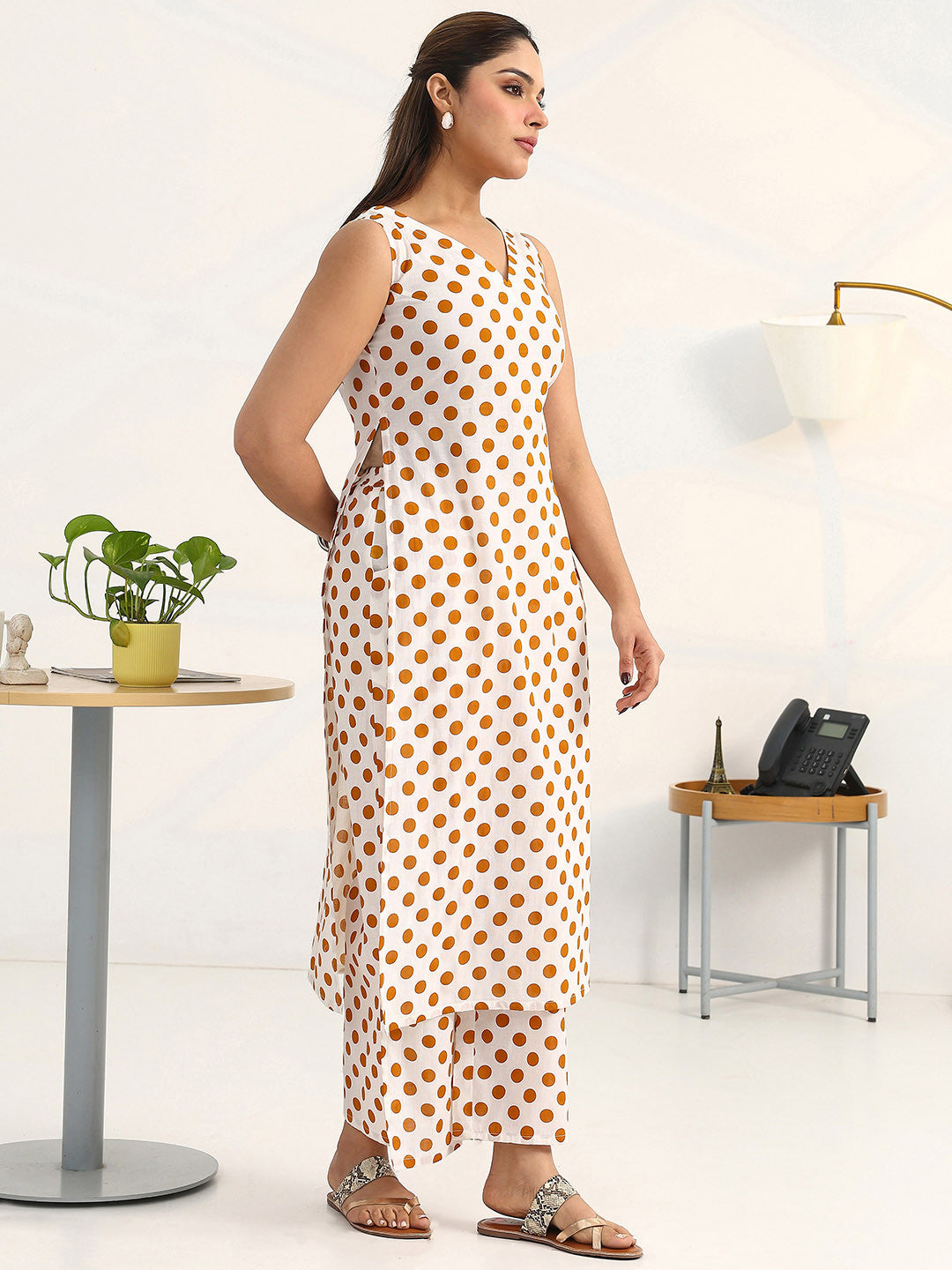 Women Printed Regular Kurta with Palazzos