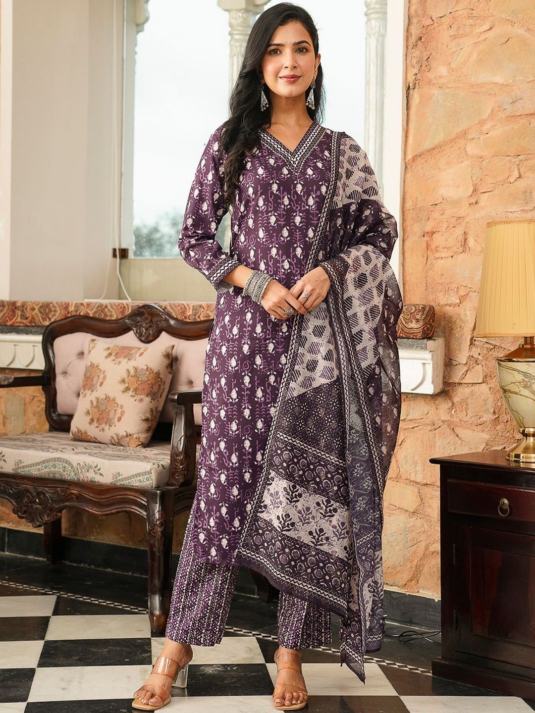 Dhiyona KL Ethnic Motifs Printed Straight Kurta With Trouser & Dupatta