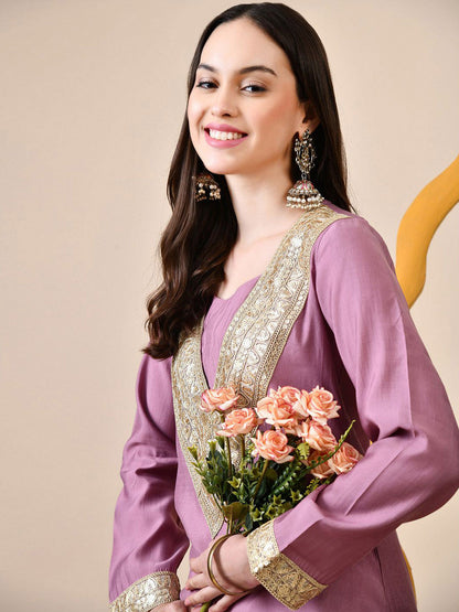Women Embroidered Kurta with Trouser