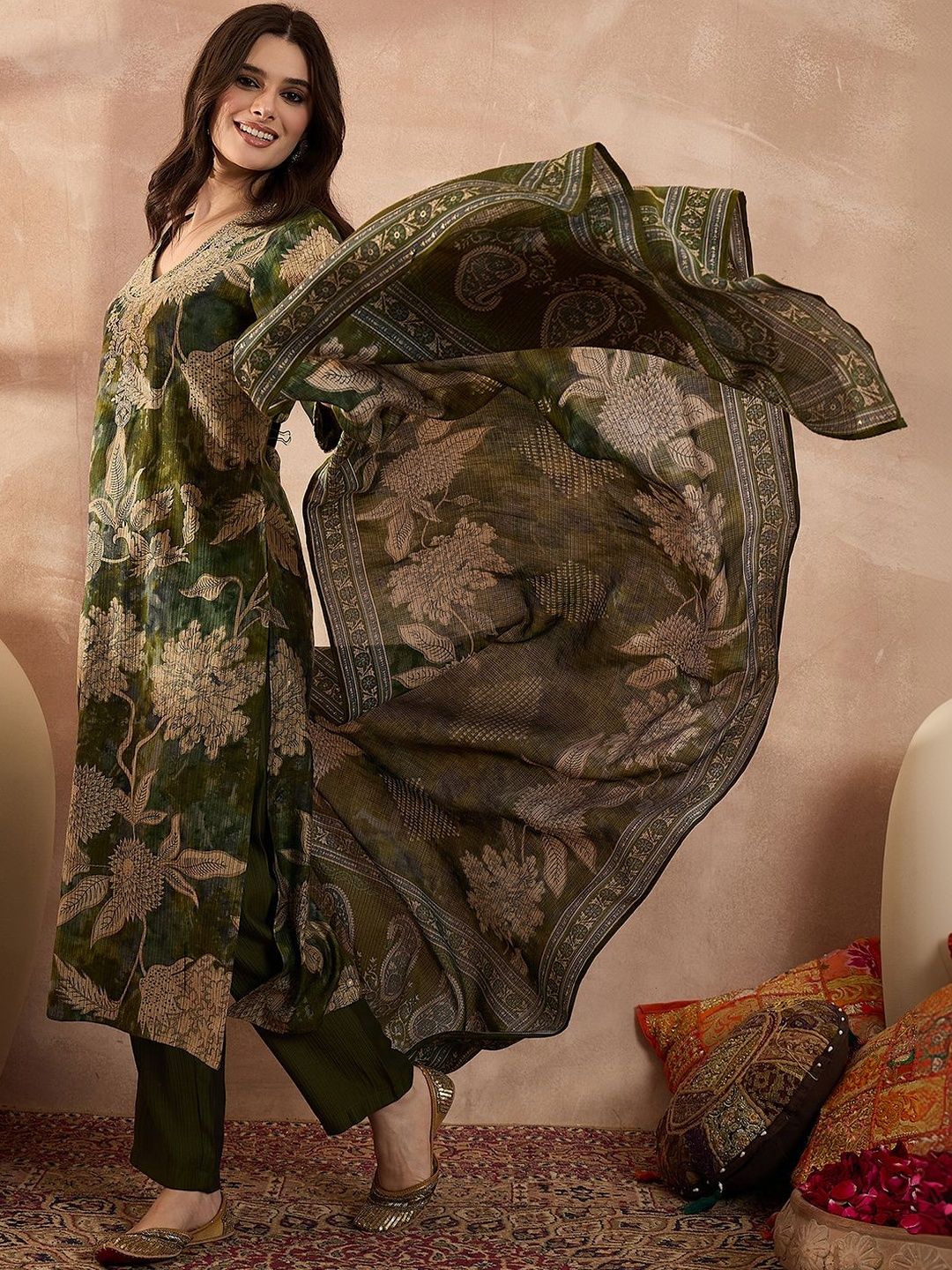 Dhiyona KL Women Floral Printed Regular Kurta with Palazzos & With Dupatta