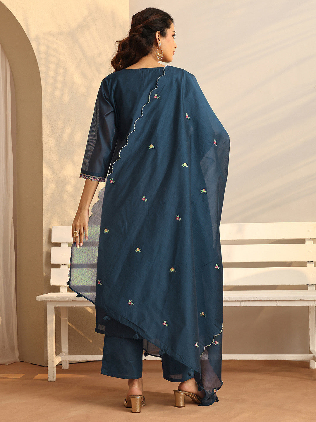 Women Ethnic Motifs Embroidered Regular Thread Work Kurta with Trousers & With Dupatta