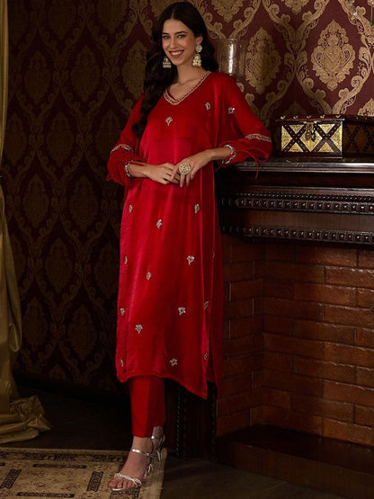 Dhiyona CH Women Ethnic Motifs Embroidered Regular Sequinned Kurta Set