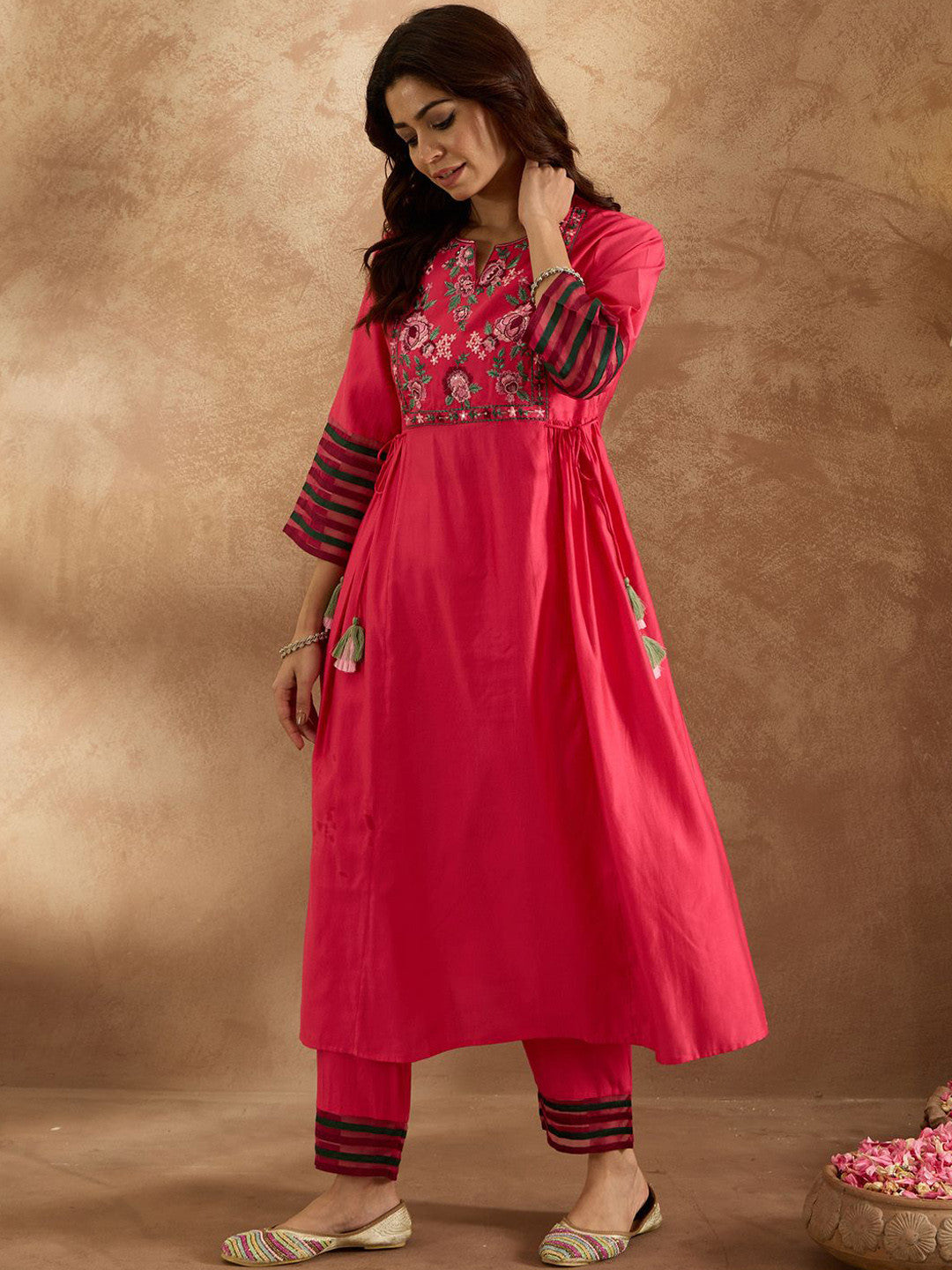 Women Floral Embroidered Empire Thread Work Liva Kurta with Trousers