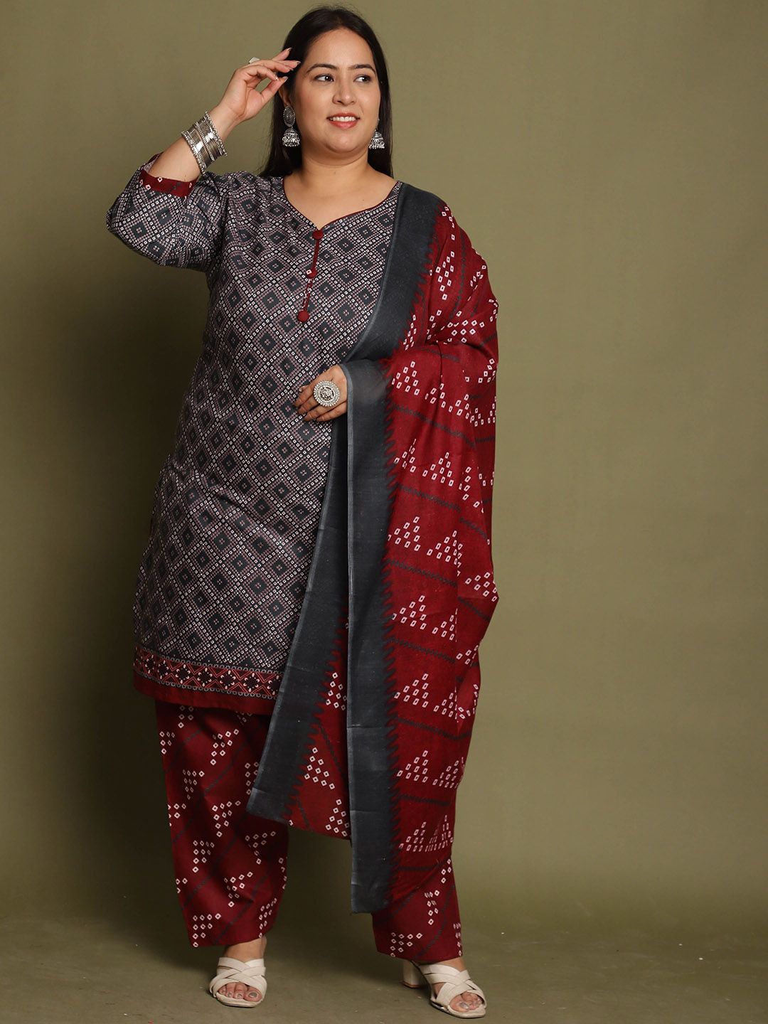 Dhiyona KL Women Plus Size Geometric Printed Kurta with Salwar & Dupatta