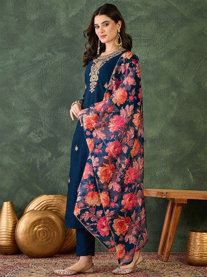 Dhiyona KL Women Floral Embroidered Regular Kurta with Trousers & With Dupatta
