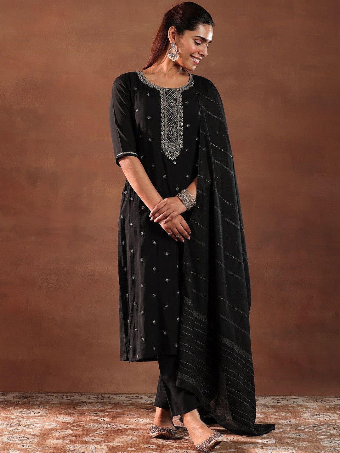 Ethnic Motifs Embroidered Thread Work Kurta With Trousers & Dupatta