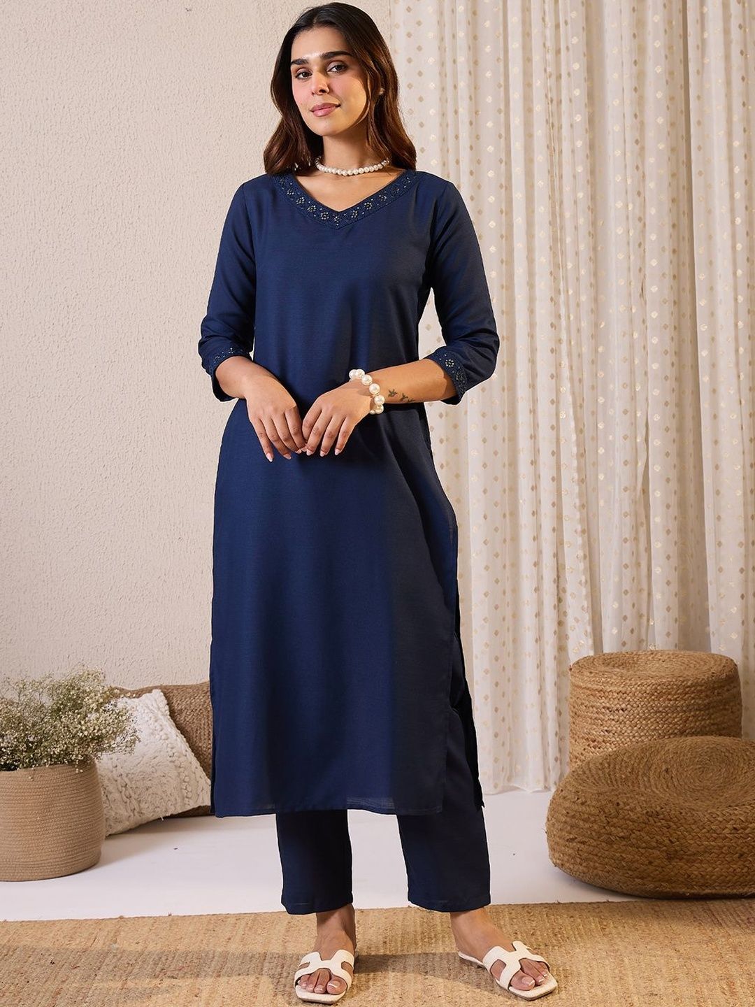 Dhiyona IE Floral Yoke Design V-Neck Sequinned Straight Kurta & Trousers