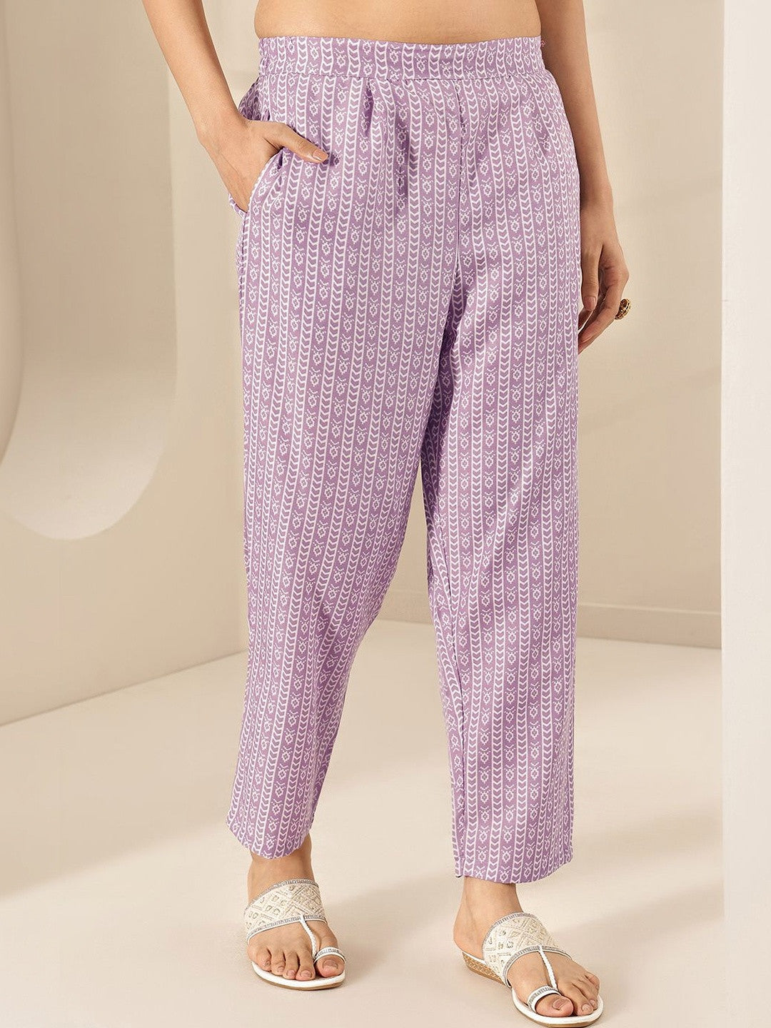 Women Floral Printed Regular Thread Work Kurta with Trousers & With Dupatta