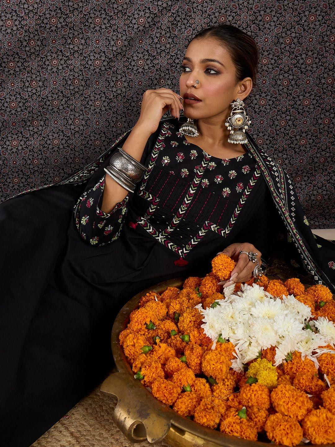 Women Ethnic Motifs Embroidered Regular Thread Work Pure Cotton Kurta with Trousers & With Dupatta