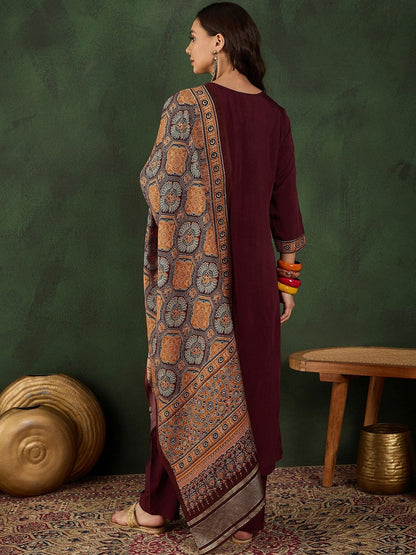 Printed Round Neck Kurta & Trousers Kurta Set