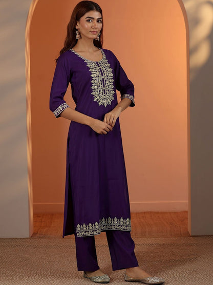 Women Ethnic Motifs Embroidered Regular Thread Work Kurta with Trousers
