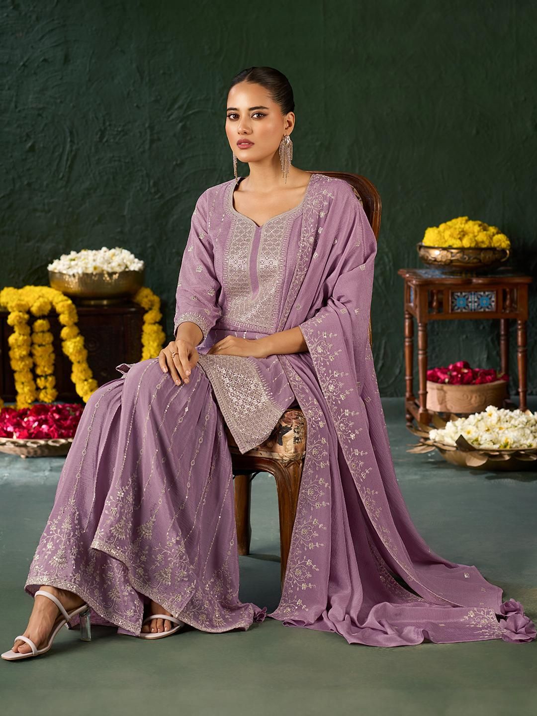 Dhiyona KL Women Embroidered Thread Work Kurta With Sharara & With Dupatta