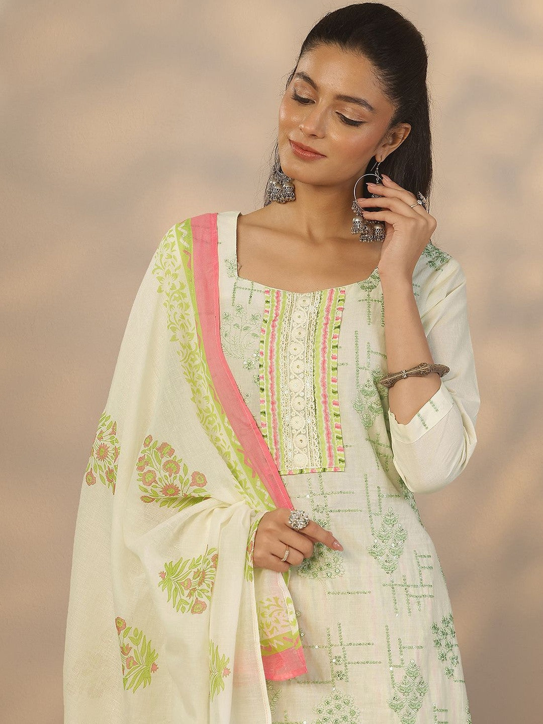 Women Ethnic Motifs Printed Regular Thread Work Kurta with Trousers & With Dupatta