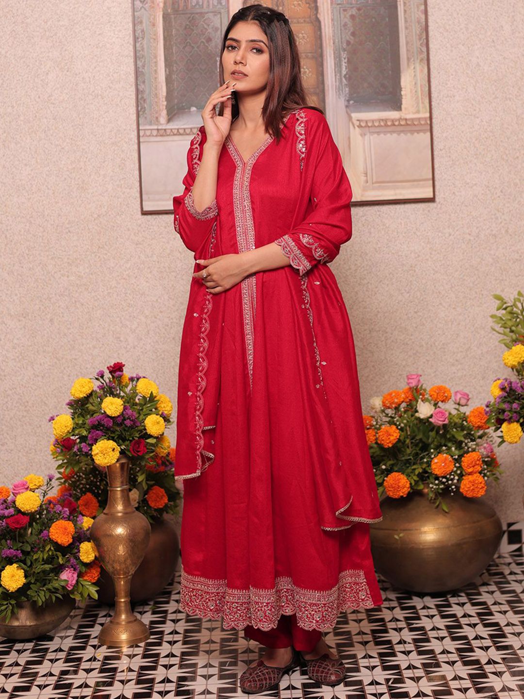 Dhiyona CH Women Ethnic Motifs Embroidered Regular Sequinned Kurta Set With Dupatta
