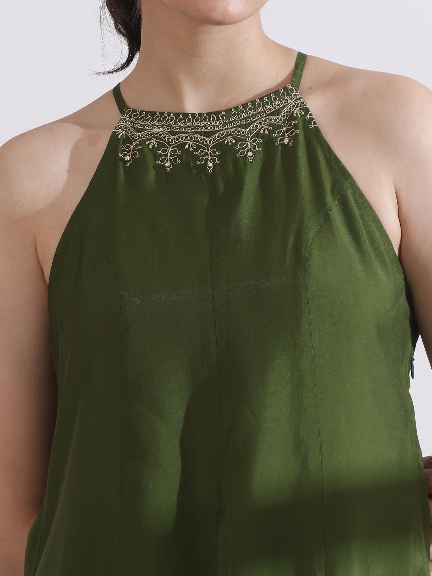 Dhiyona ST Women's Mehndi Green Halter Kurta with Embroidery and Palazzo 2 Piece Set | Straight Fit, Halter Neck, Sleeveless, Festive Wear, Casual (AirSkin Cotton Silk Blend)