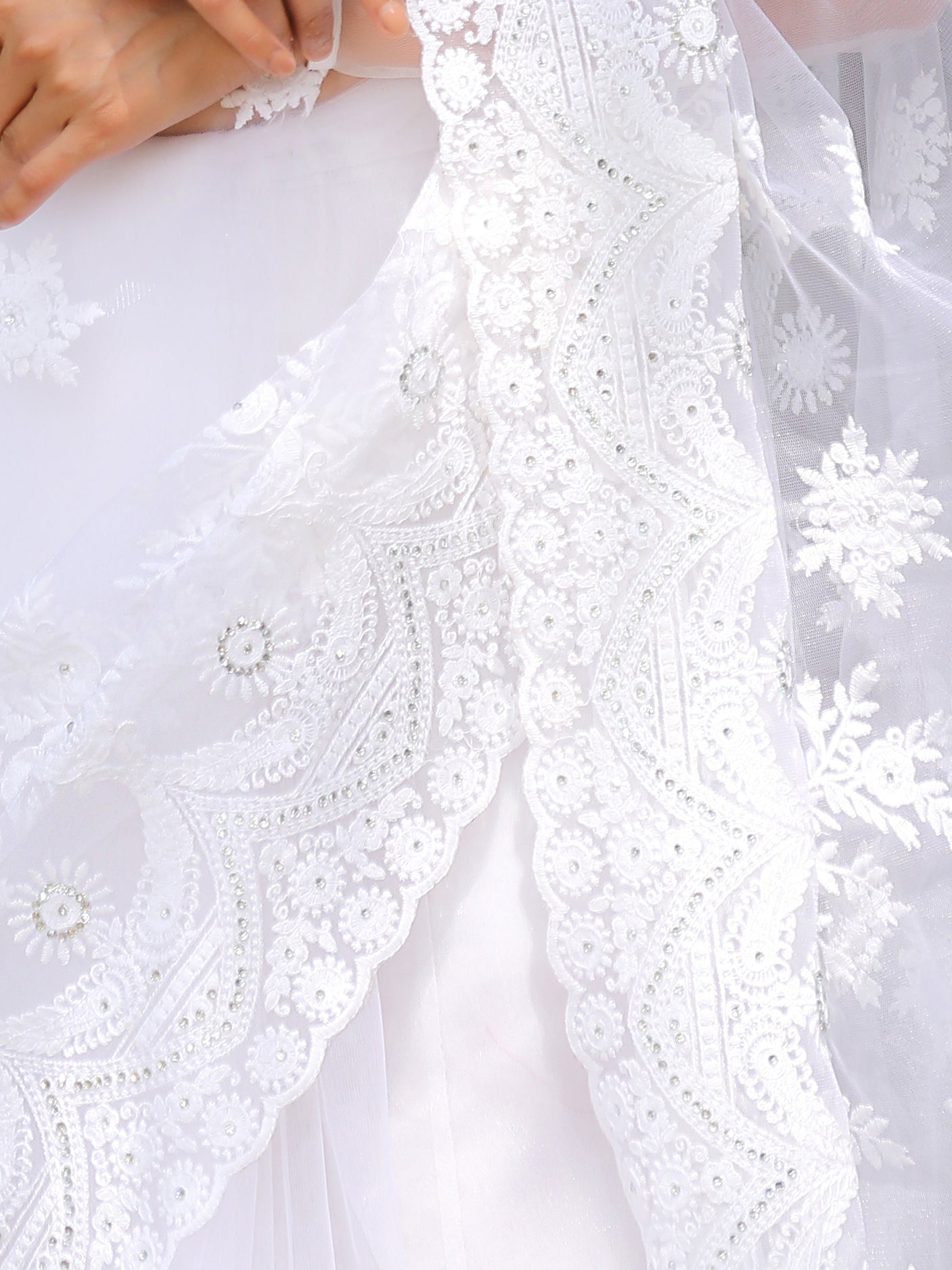 Dhiyona ST Angel White Net Saree with Embroidery & Scalloping
