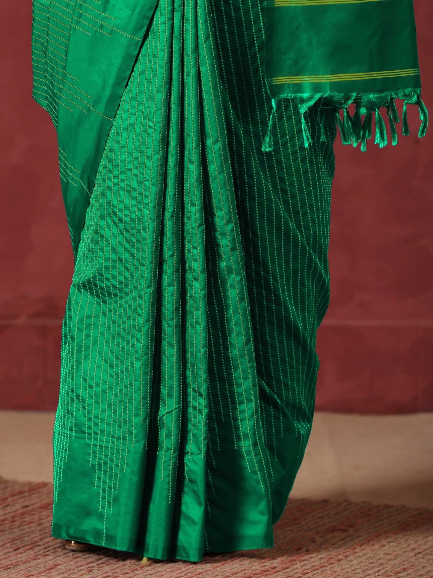 Dhiyona ST Silk Temple Green Saree