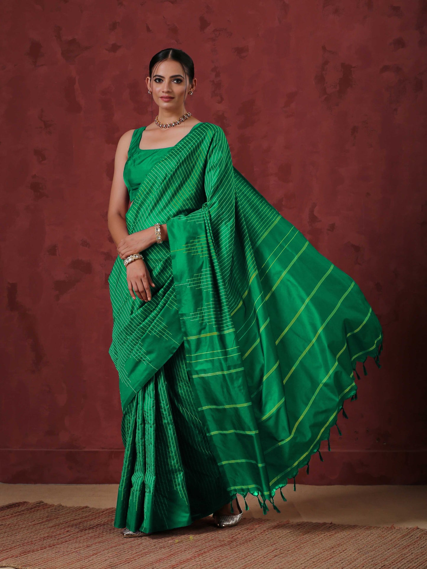 Dhiyona ST Silk Temple Green Saree