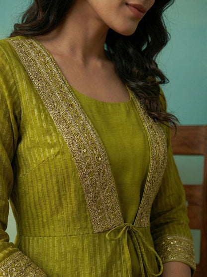 Dhiyona CH Women Layered Thread Work Kurta with Trousers