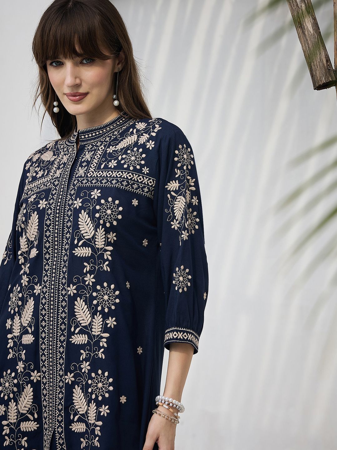 Dhiyona IE Ethnic Motifs Embroidered Thread Work Kurta With Trousers