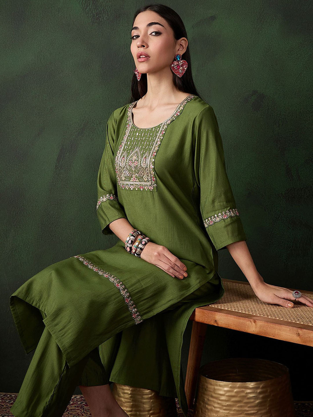 Ethnic Motifs Yoke Design Sequinned Straight Kurta With Trouser