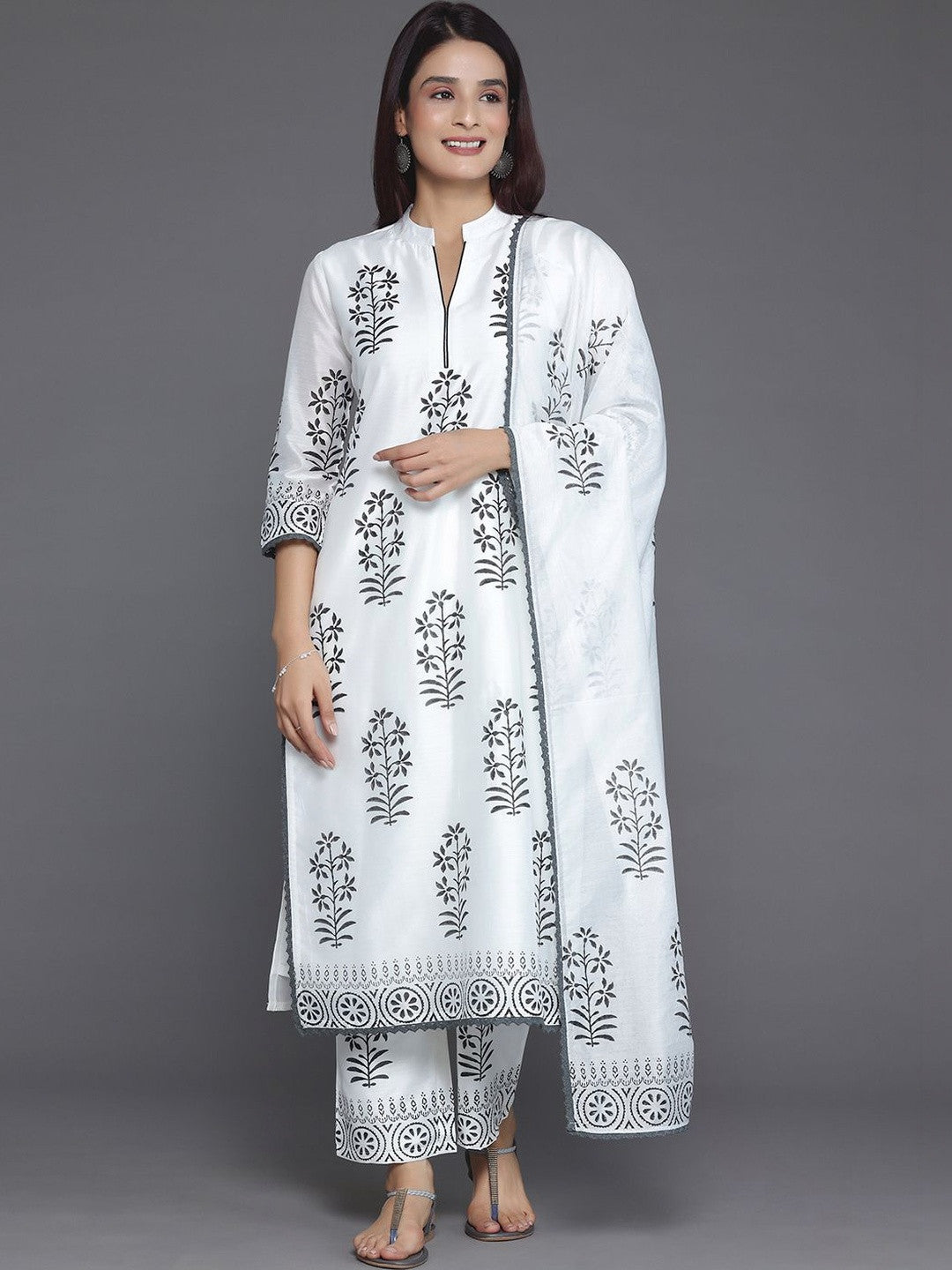 Women Floral Printed Regular Kurta with Trousers & With Dupatta