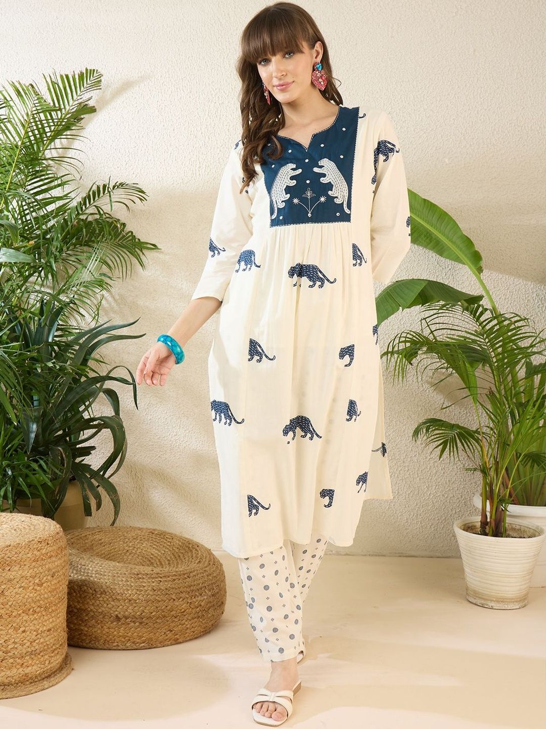 Dhiyona IE Embroidered Round Neck Three-Quarter Sleeves Pure Cotton Tunic And Trousers